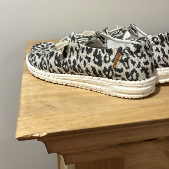 NWT Hey Dude Wendy sz 9 womens - Picture 2 of 3